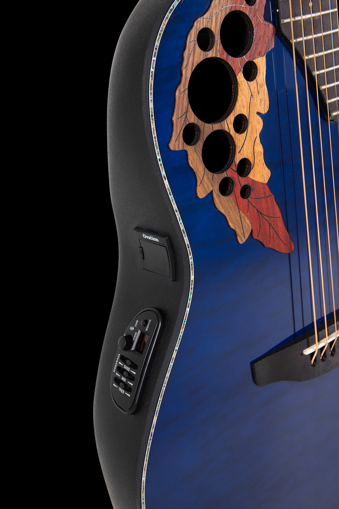 Ovation E-Acoustic Guitar Celebrity Elite Plus Mid Cutaway